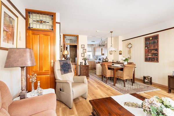 Foto - Te koop: Goed onderhouden tussenwoning in rustige woonwijk!